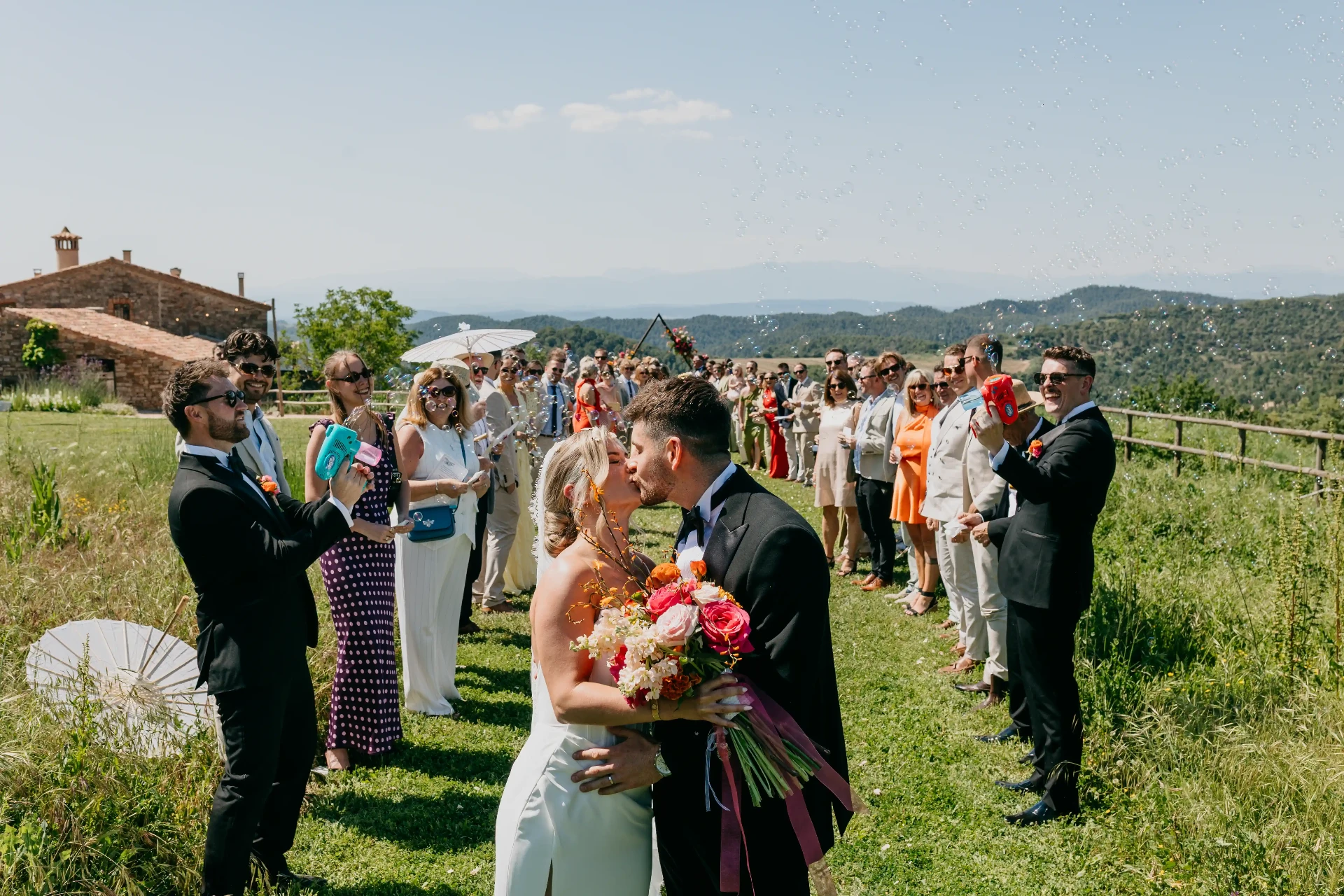 Un o dos fotògrafs a la vostra boda? Com assegurar que no falti cap moment