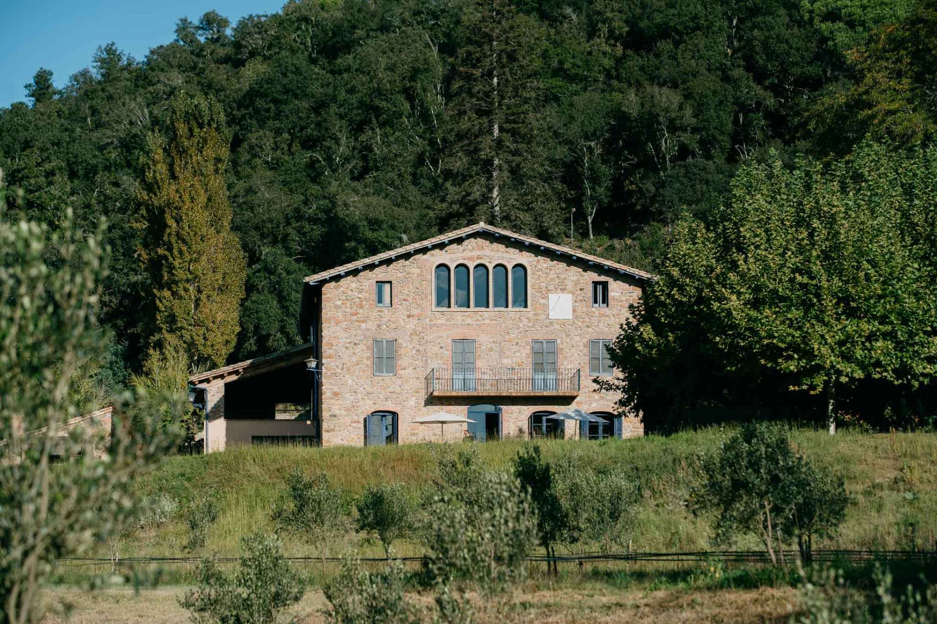 Main façade Can Riera de la Pineda by Piña Colada