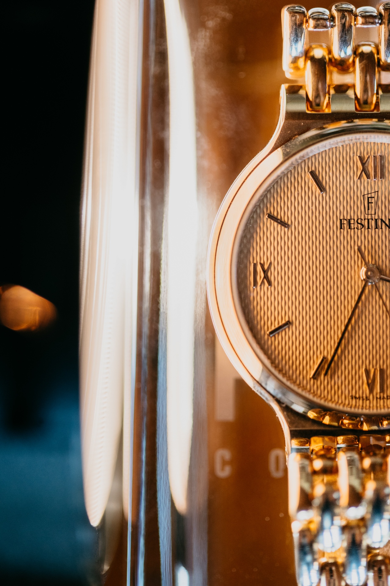Groom's watch detail